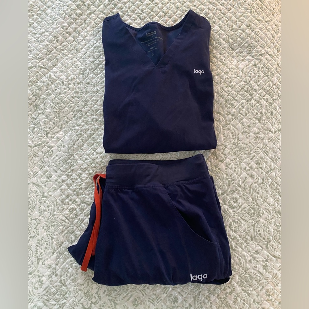 Great condition Lago scrub set!